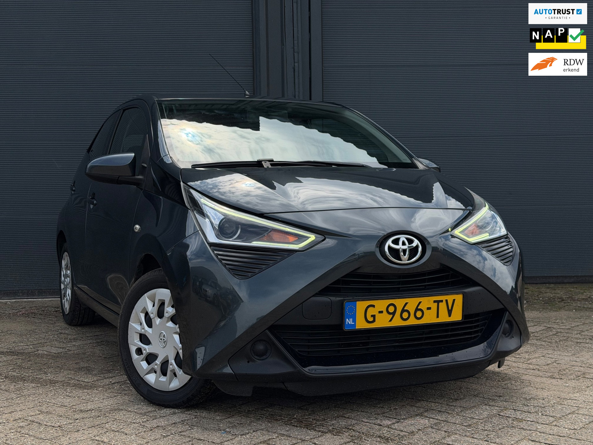 Toyota Toyota Aygo 1.0 VVT-i x-play|Apple car play|Airco|Camera|Elek spiegels 2019 - voorkant