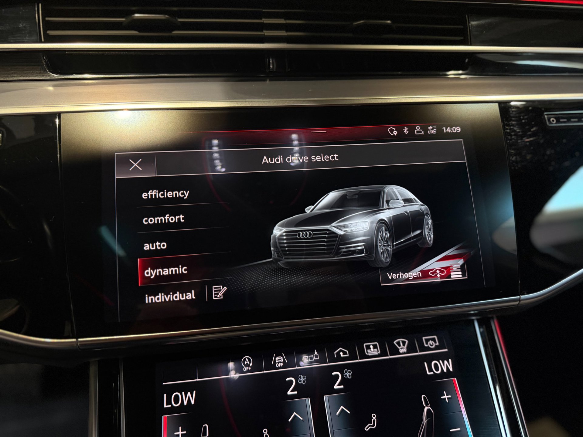 Foto van Audi A8