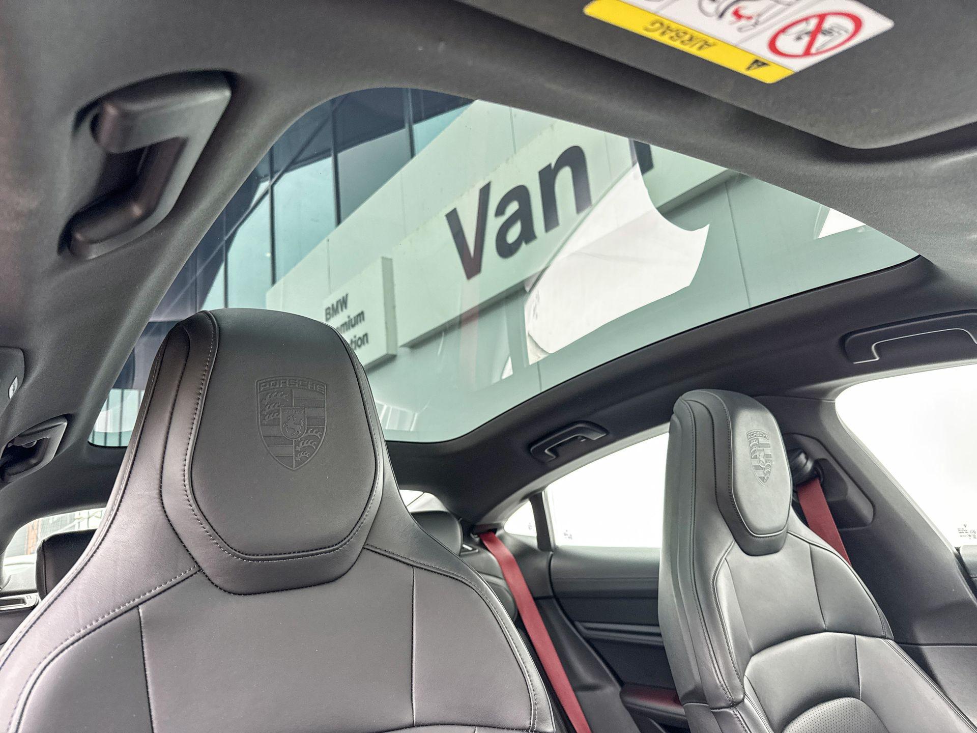Foto van Porsche Taycan 4s
