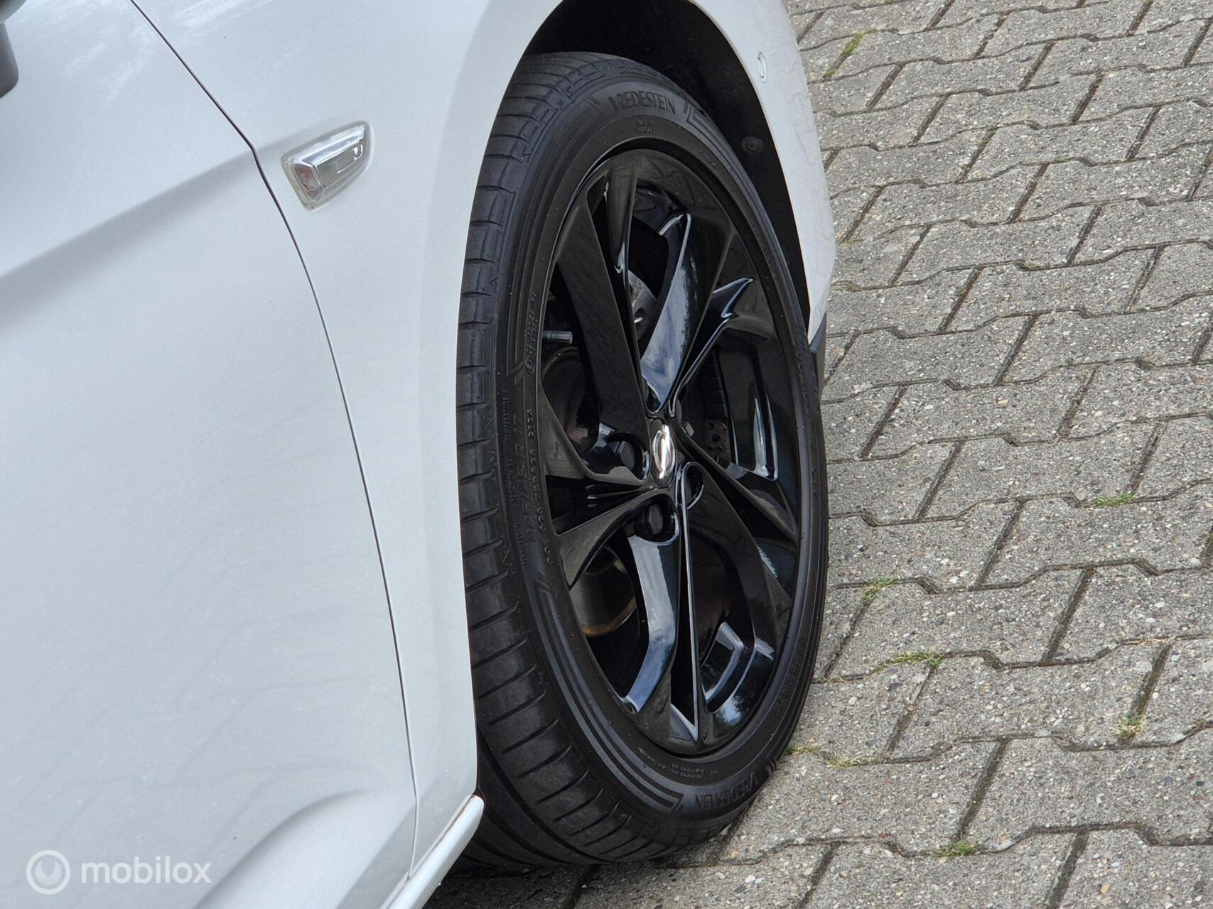 Foto van Opel Astra Sports Tourer+
