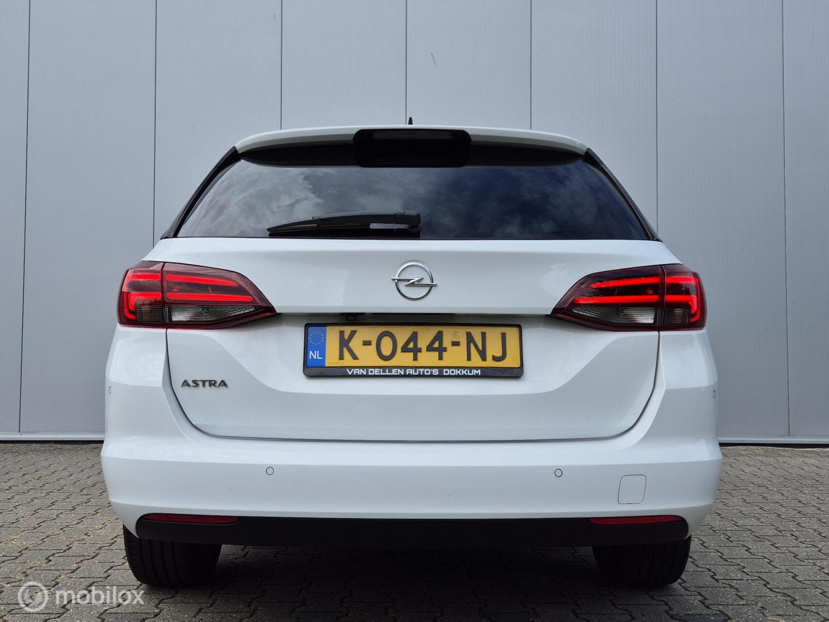 Foto van Opel Astra Sports Tourer+
