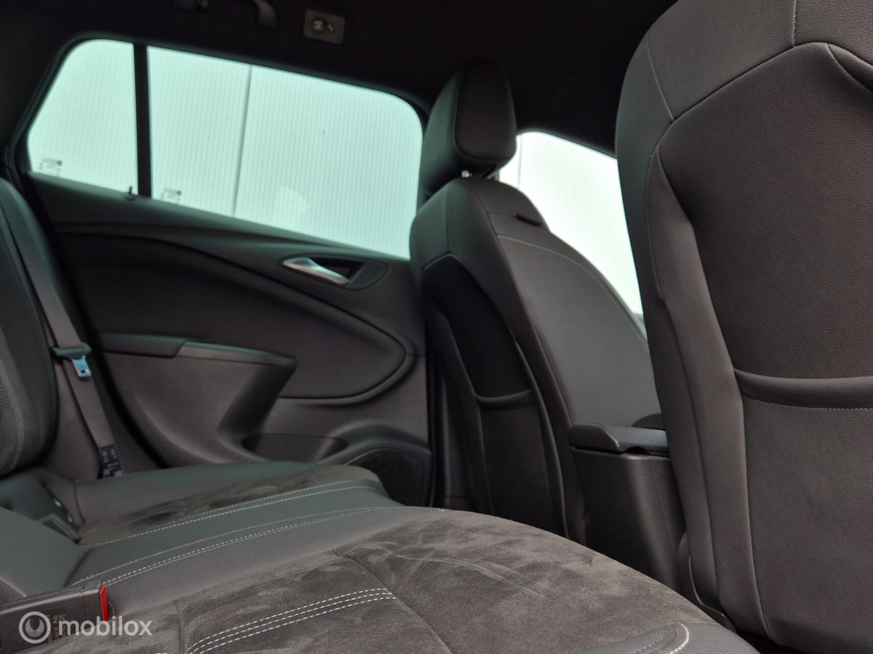 Foto van Opel Astra Sports Tourer+