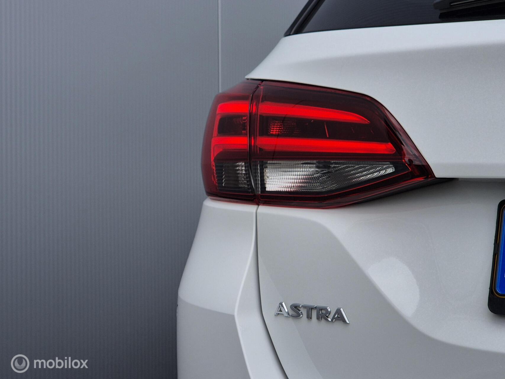 Foto van Opel Astra Sports Tourer+