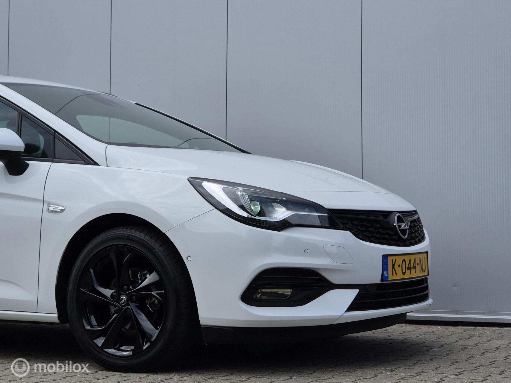 Foto van Opel Astra Sports Tourer+