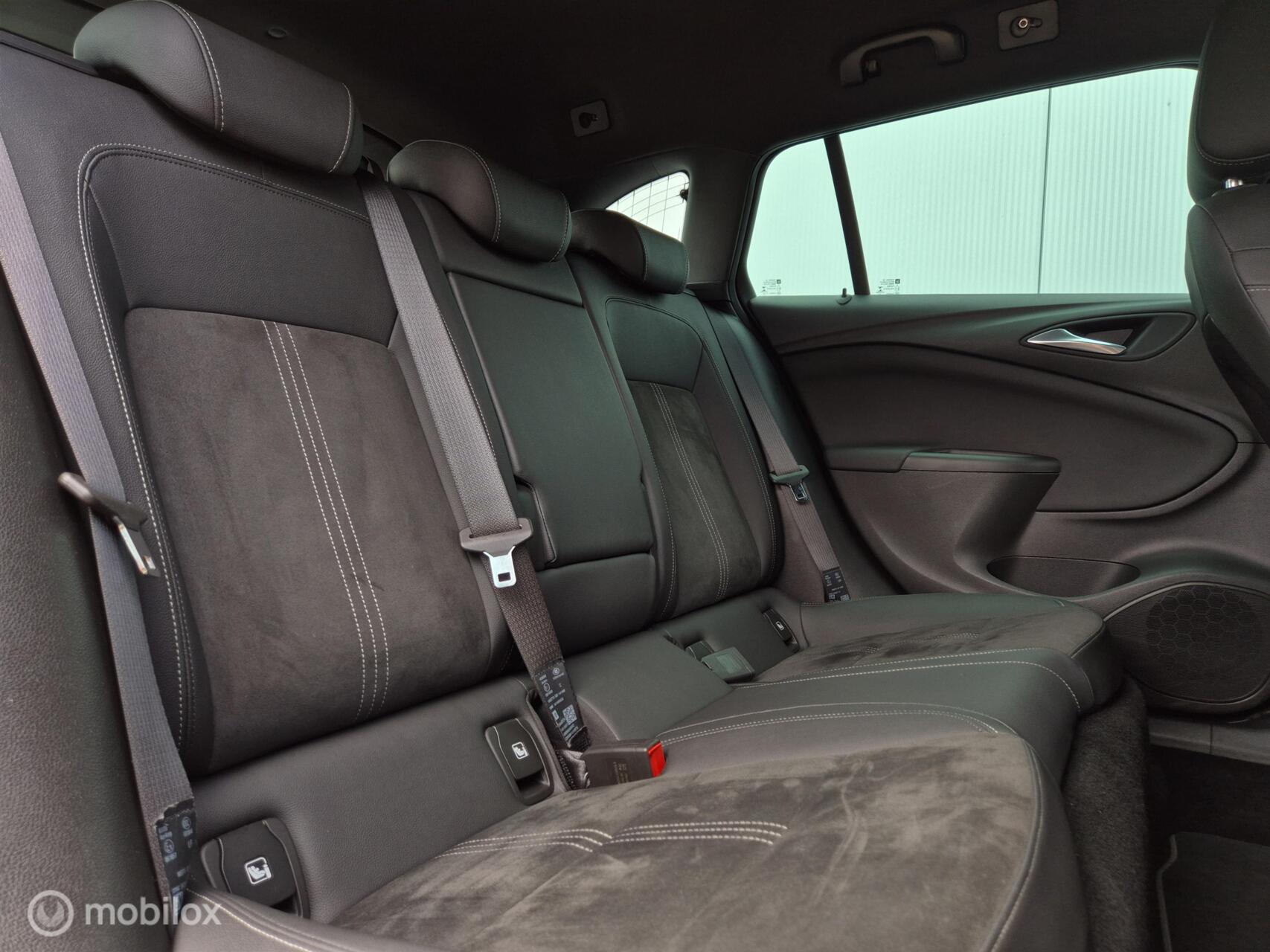 Foto van Opel Astra Sports Tourer+