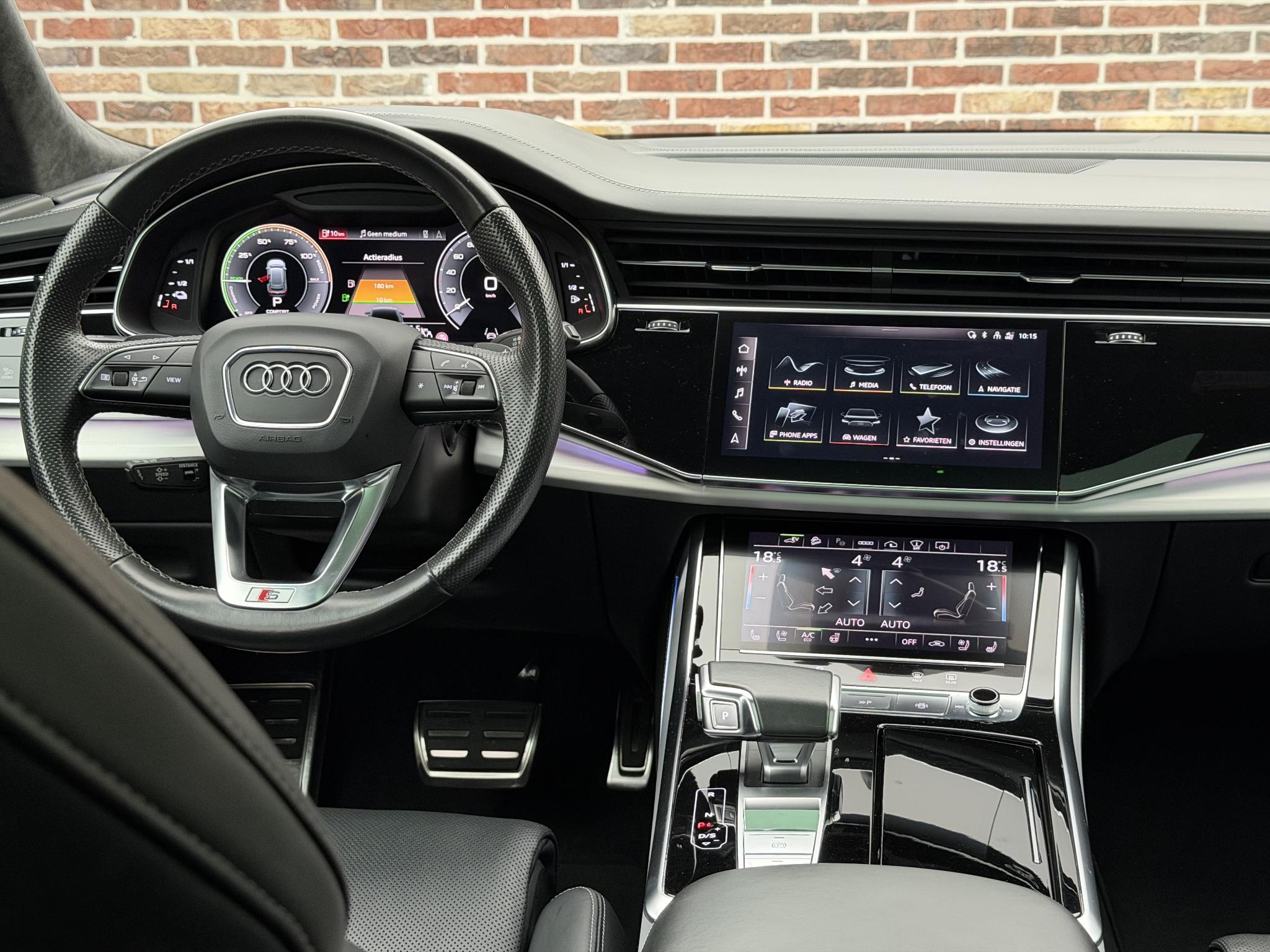 Foto van Audi Q8 55 TFSI E