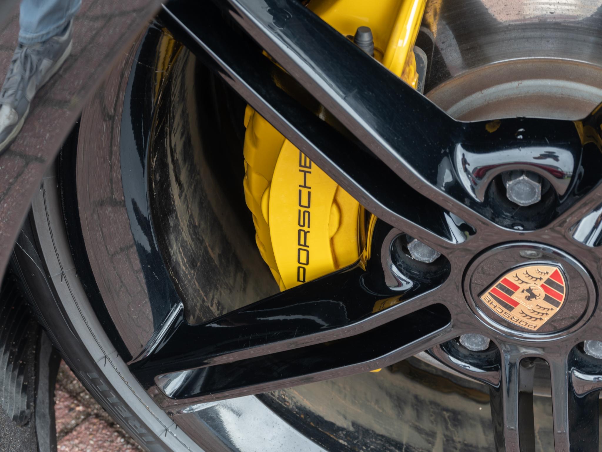 Foto van Porsche Taycan