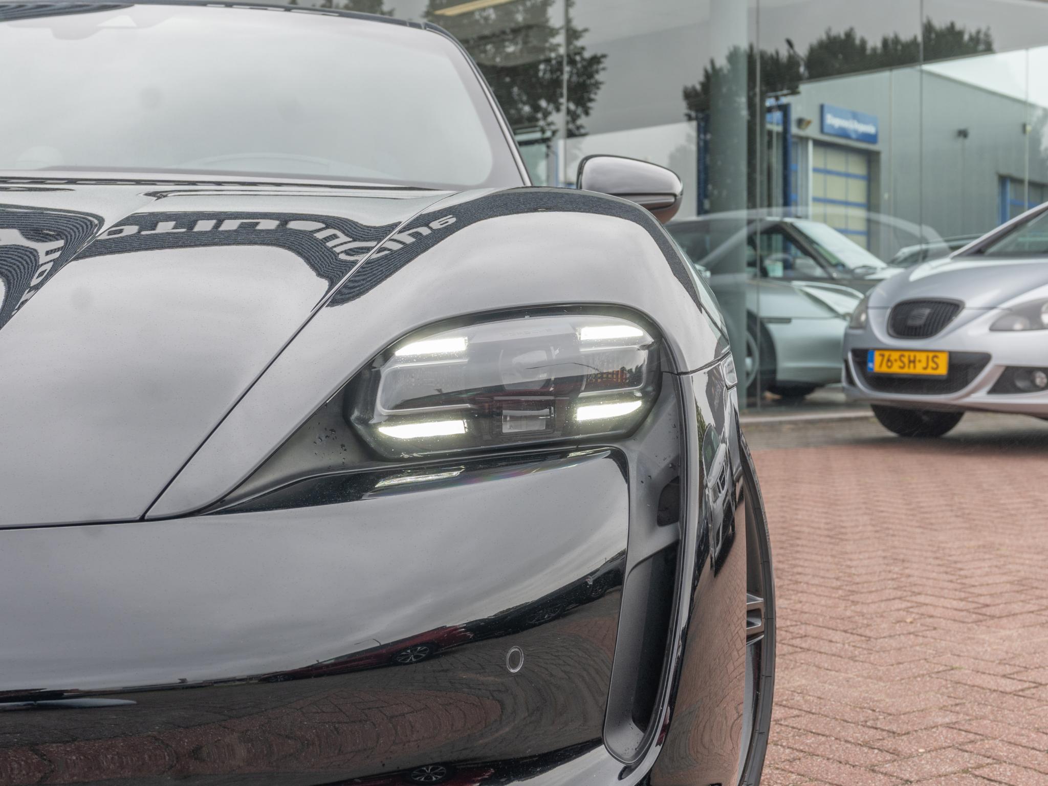 Foto van Porsche Taycan