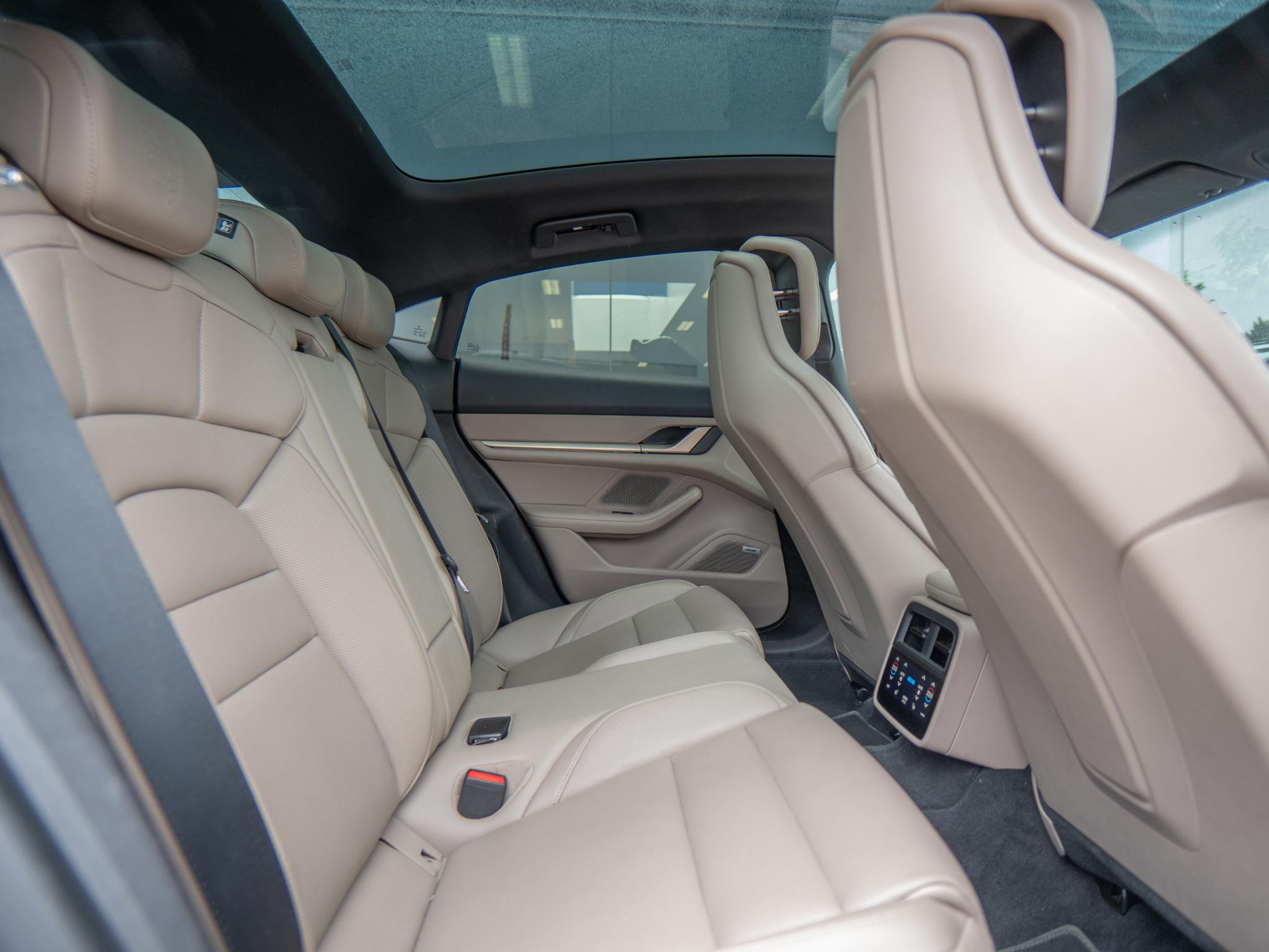 Foto van Porsche Taycan