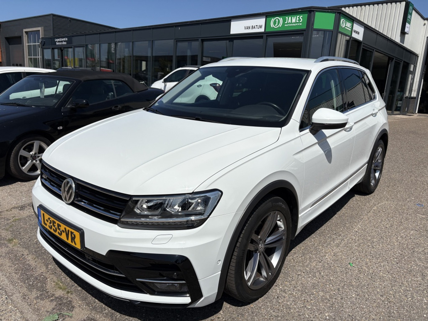Volkswagen Tiguan 1.4 TSI R-Line | Trekhaak | 18 inch 2018 - voorkant