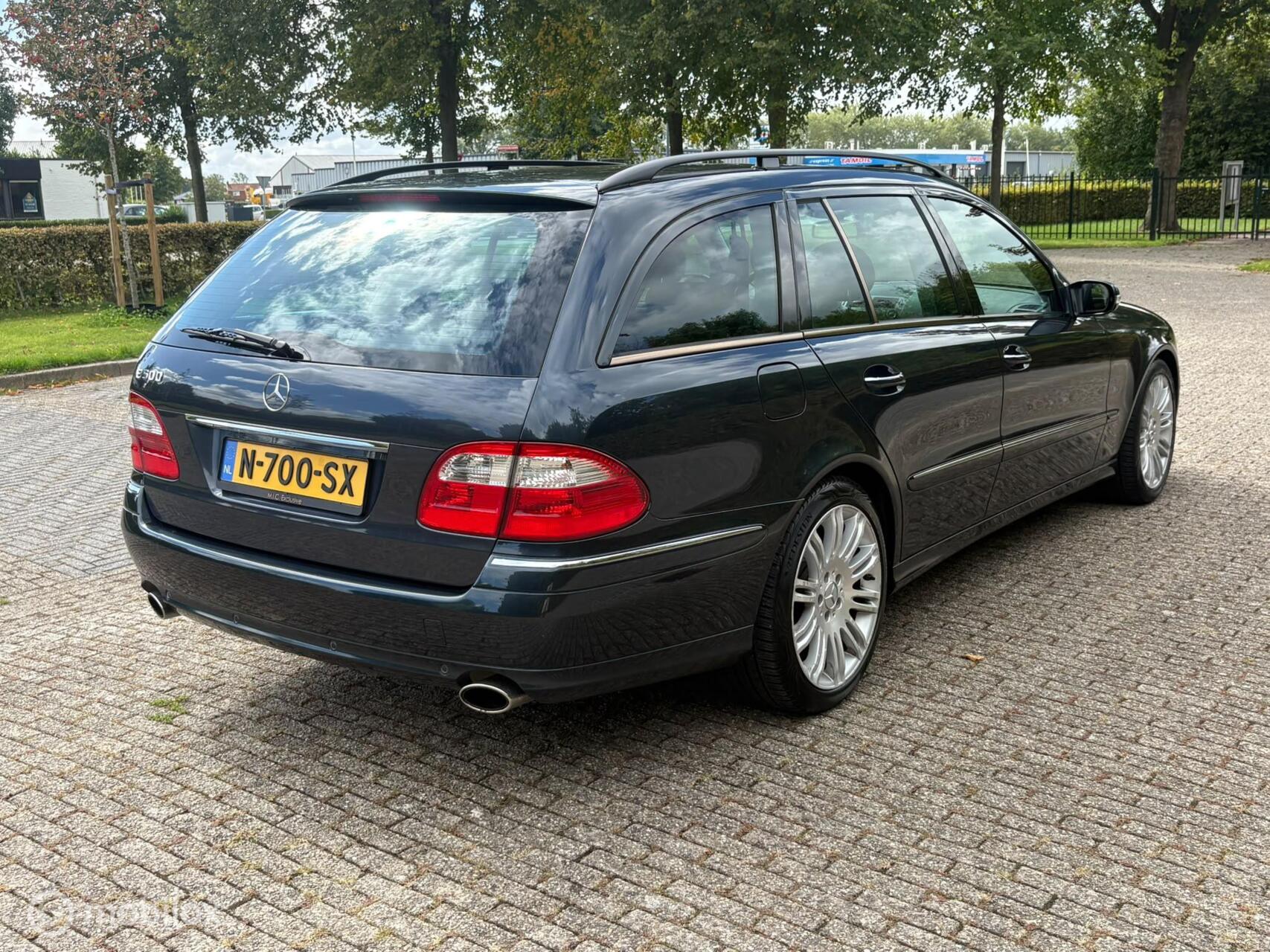 Foto van Mercedes-Benz E 500