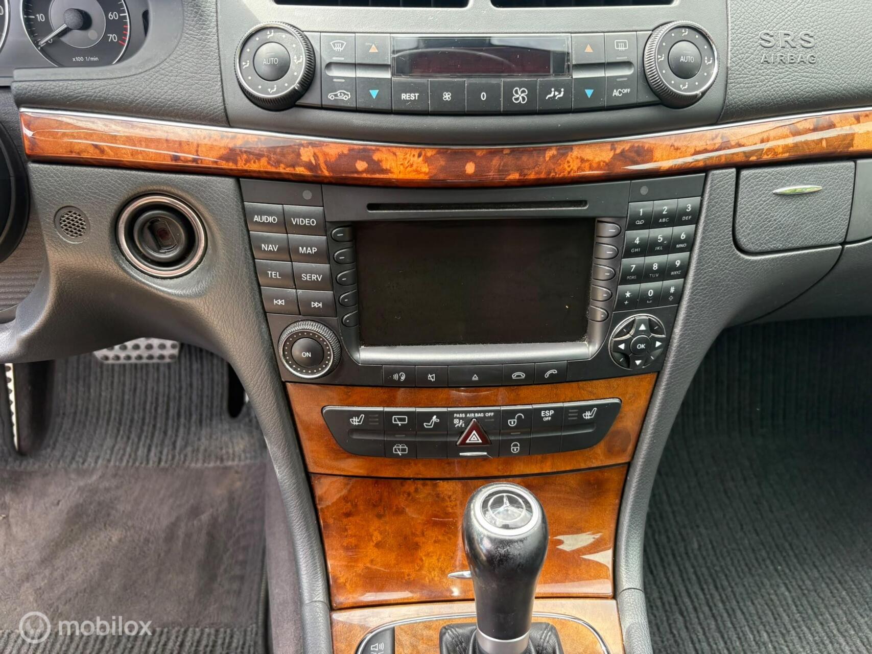 Foto van Mercedes-Benz E 500