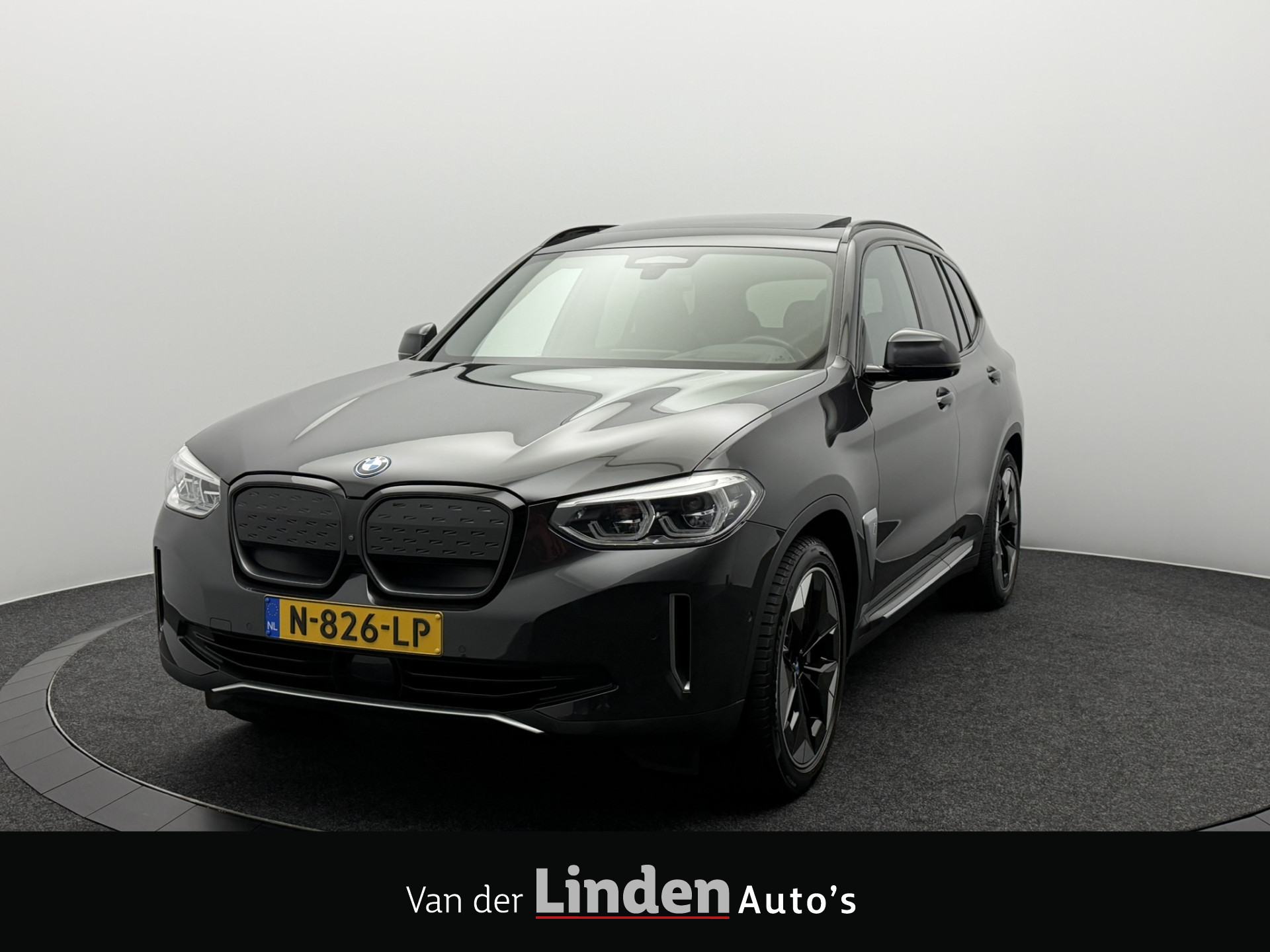 BMW Ix3 High Executive 80 kWh SOH 94,8% | Panoramadak | Trekhaak | 360° Camera | Live Cockpit Professional | Leer 2021 - voorkant