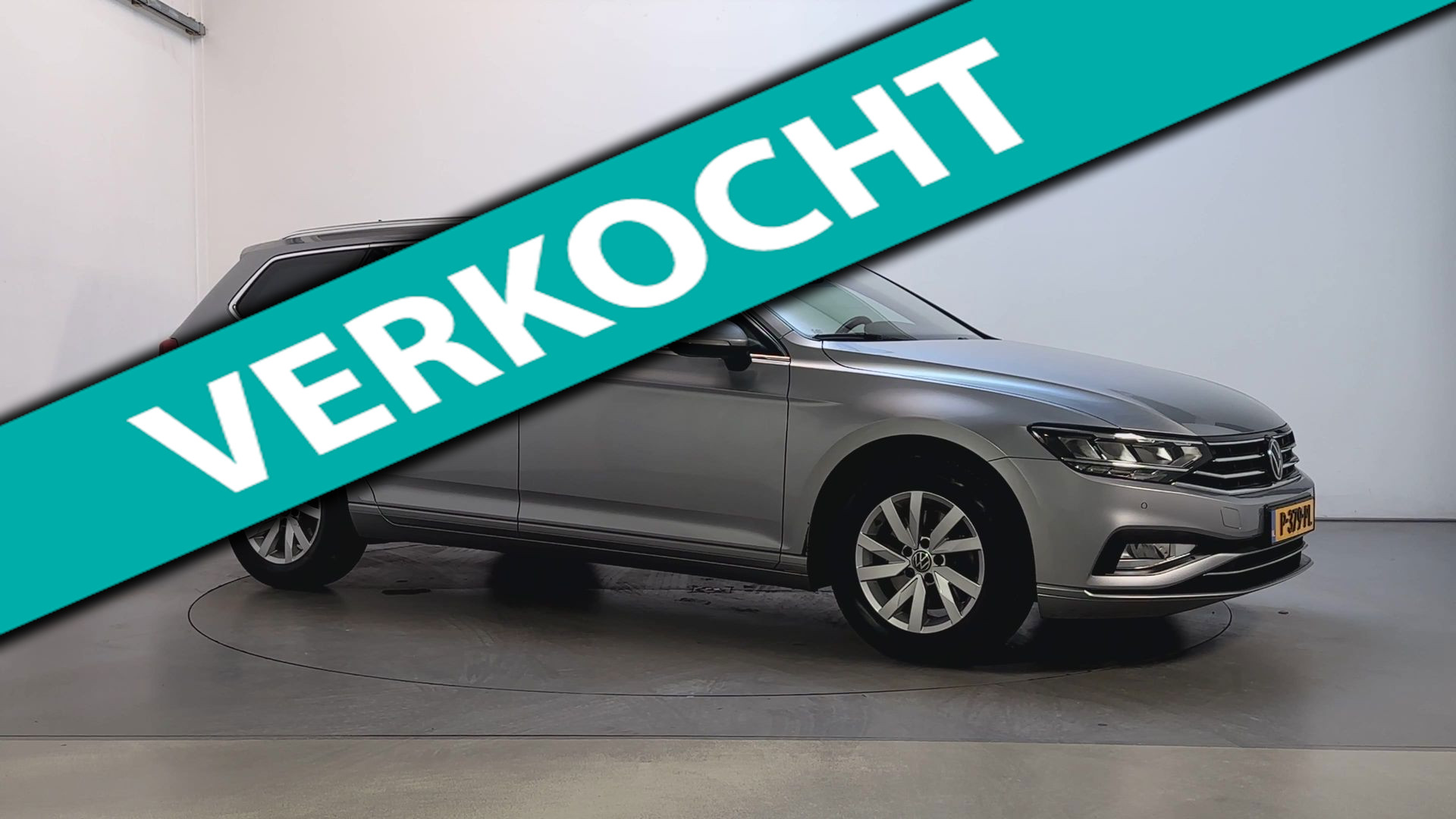 Volkswagen Passat 1.5 TSI 150pk DSG Business Camera Navigatie Virtual Cockpit DAB+ 2022 - voorkant