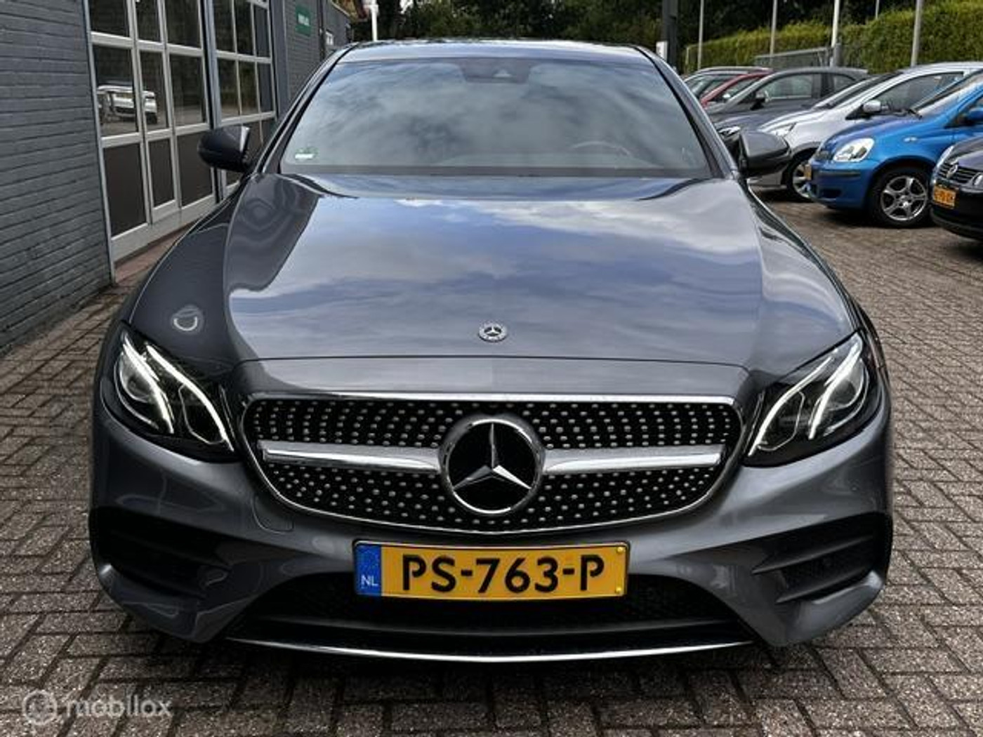 Foto van Mercedes-Benz E 200