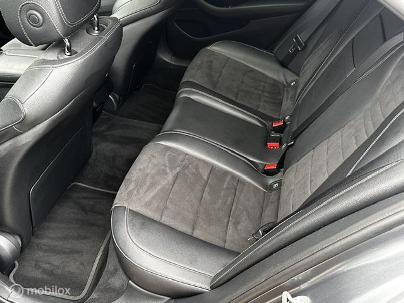 Foto van Mercedes-Benz E 200