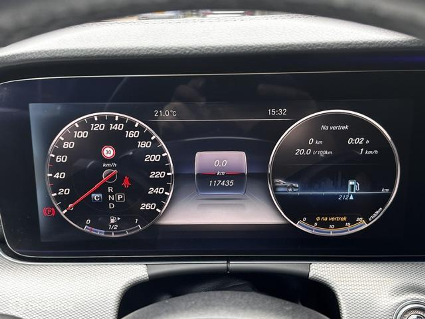 Foto van Mercedes-Benz E 200