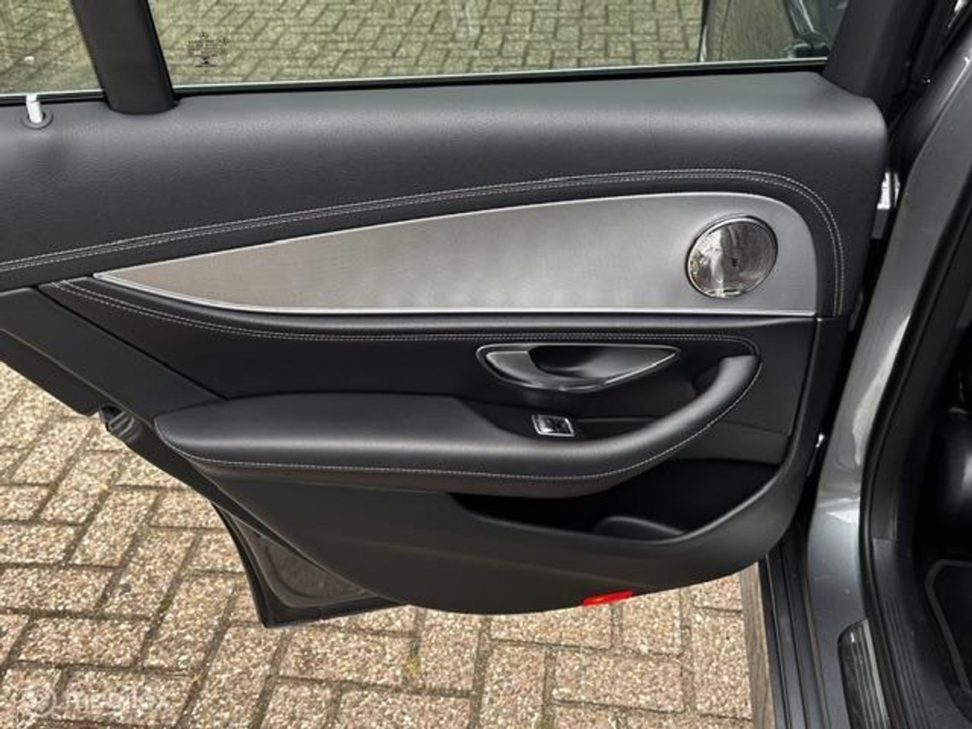 Foto van Mercedes-Benz E 200