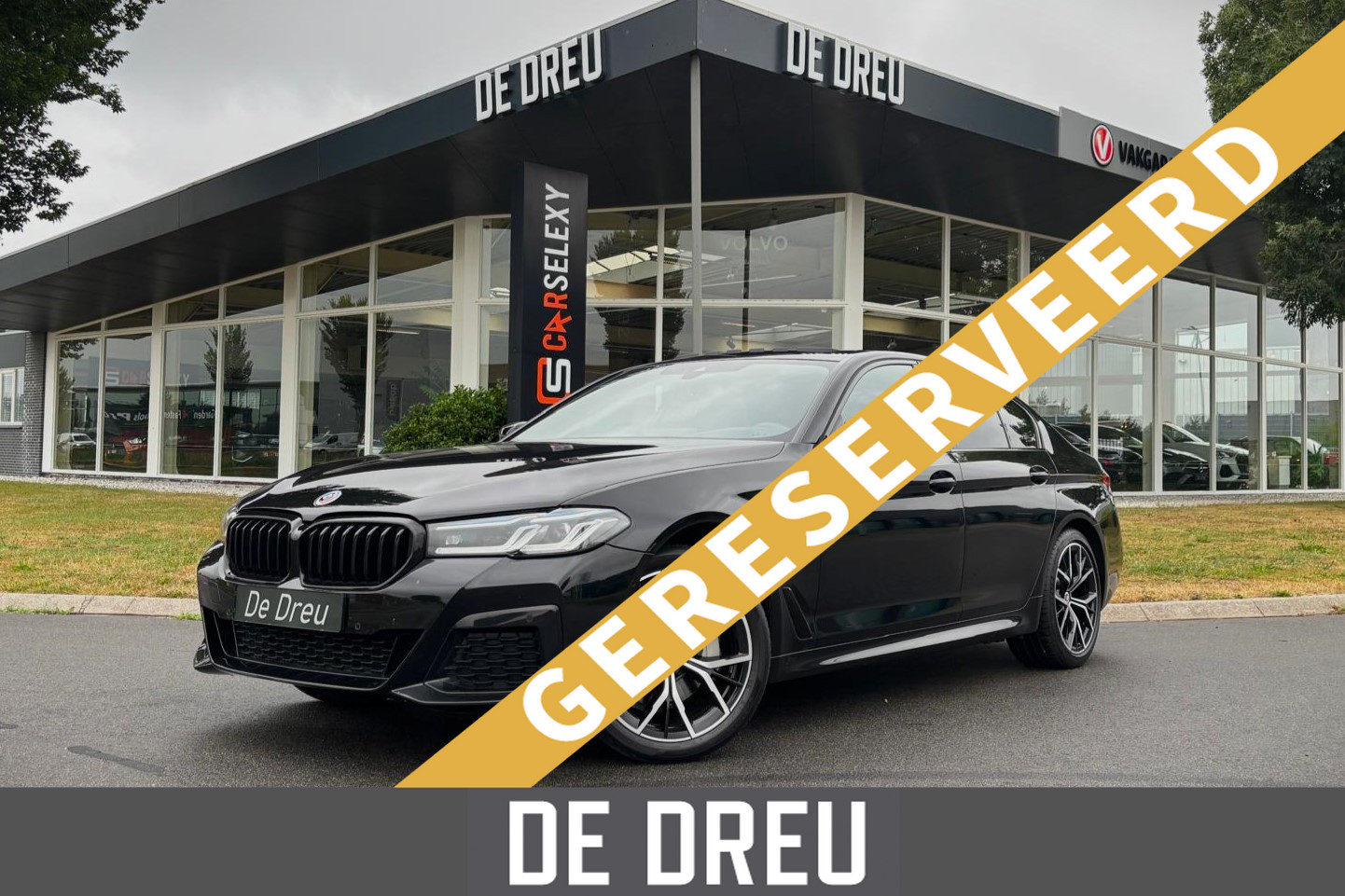 BMW 530e 530e Business Edition Plus | PANO | TREKHAAK | MEMORY | HUD | 2022 - voorkant