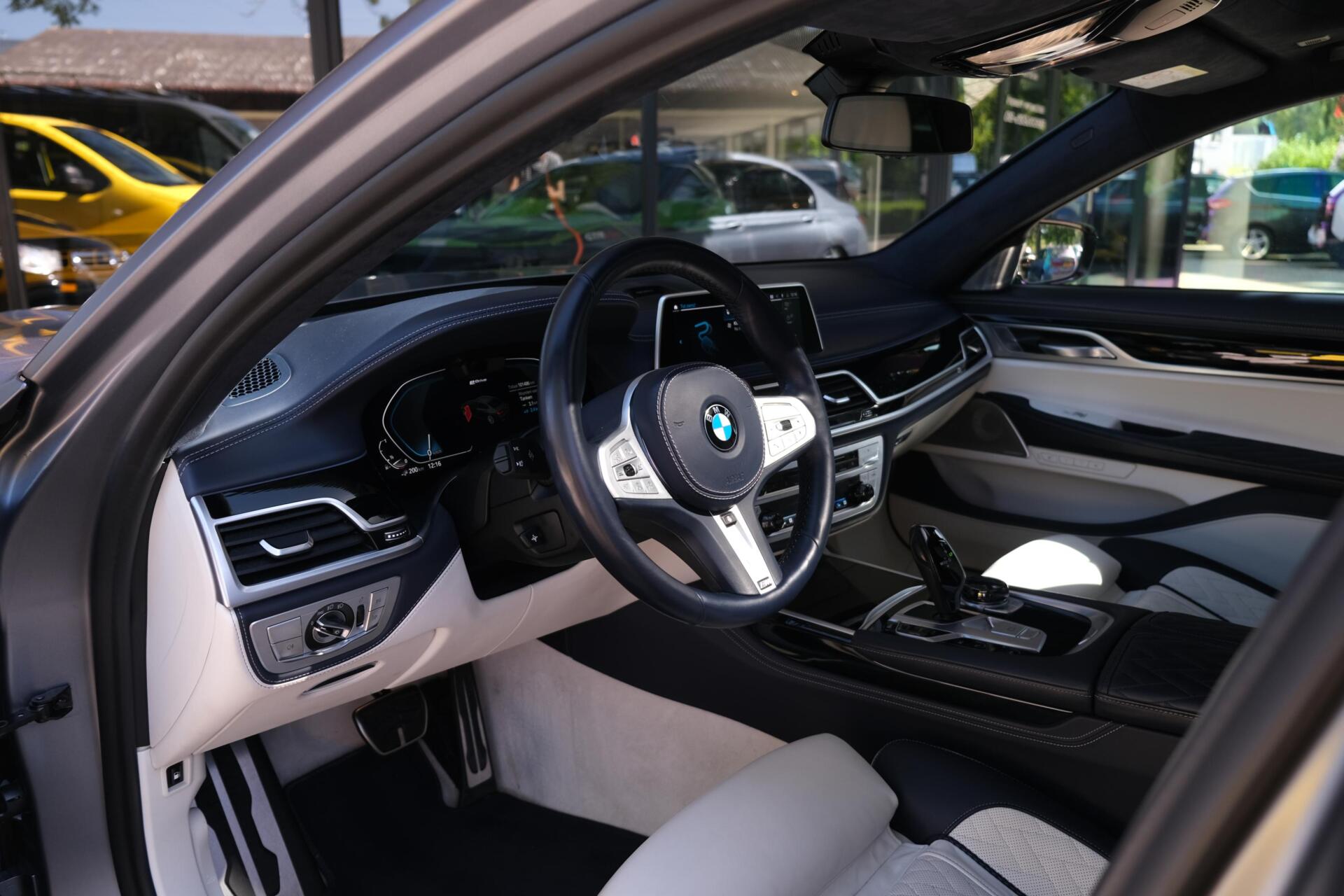 Foto van BMW 745le xDrive