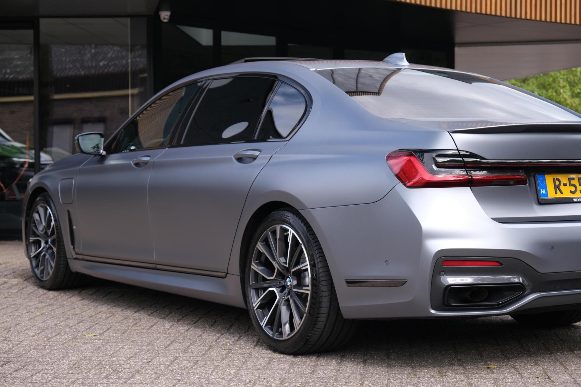 Foto van BMW 745le xDrive