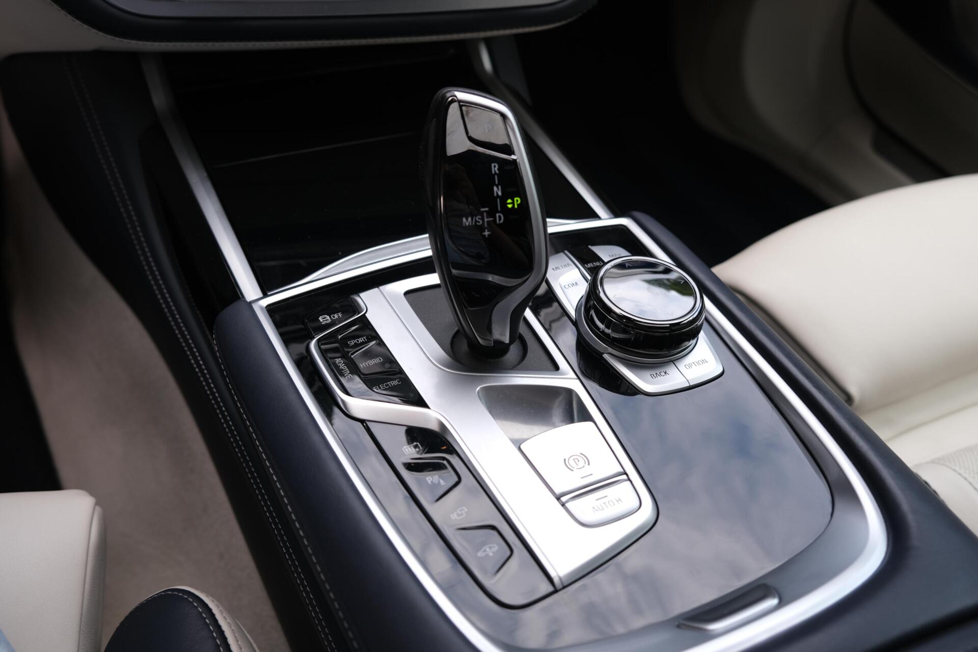 Foto van BMW 745le xDrive