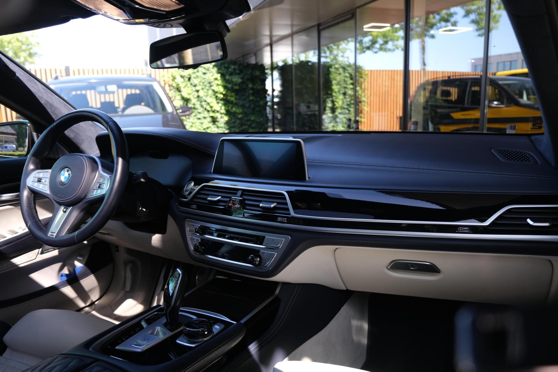 Foto van BMW 745le xDrive