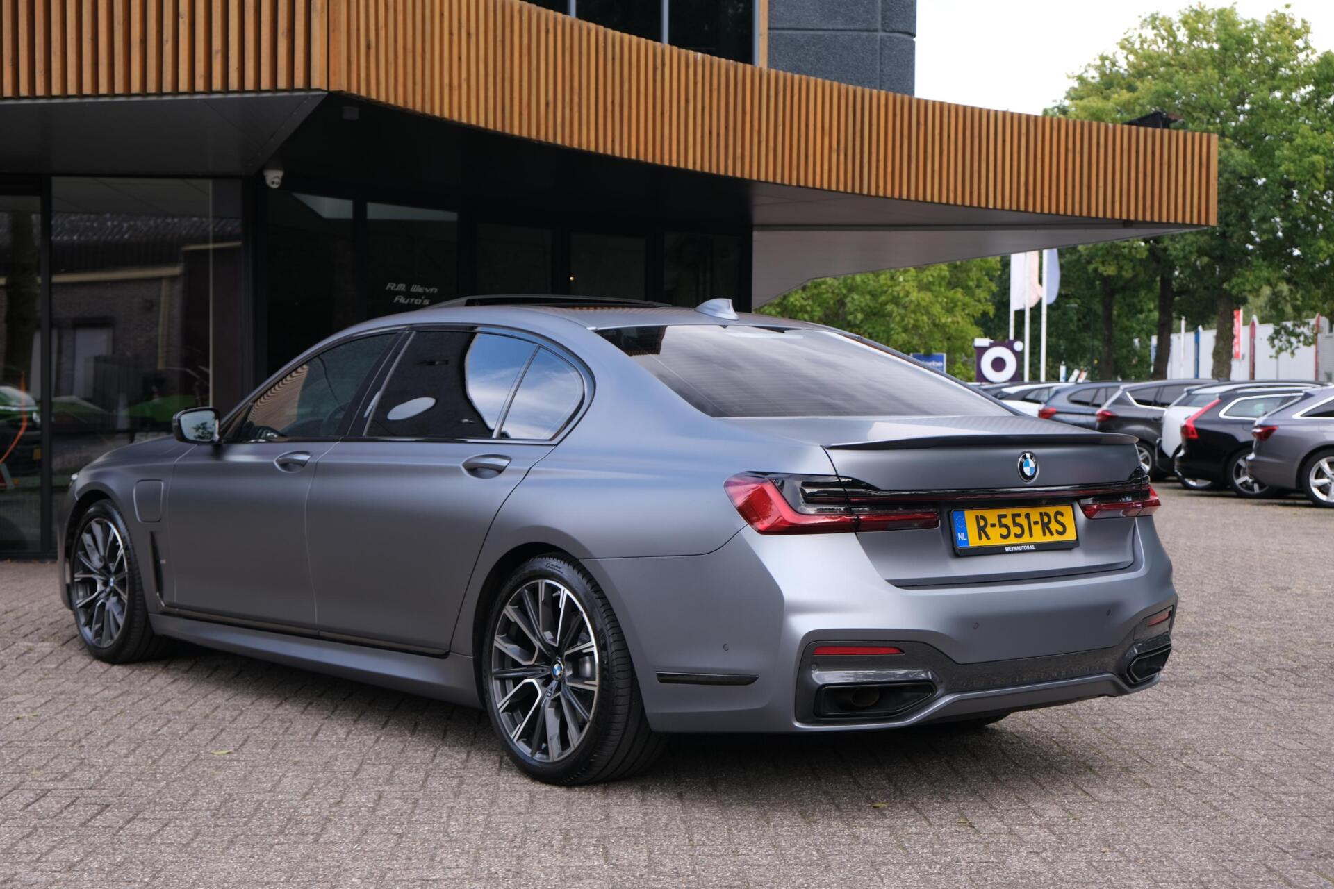 Foto van BMW 745le xDrive