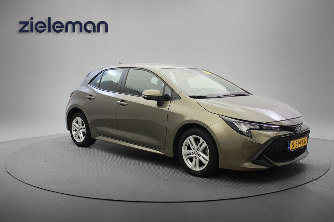 Toyota Toyota Corolla 1.8 Hybrid Active - Carplay, Camera, Cruise 2023 - voorkant