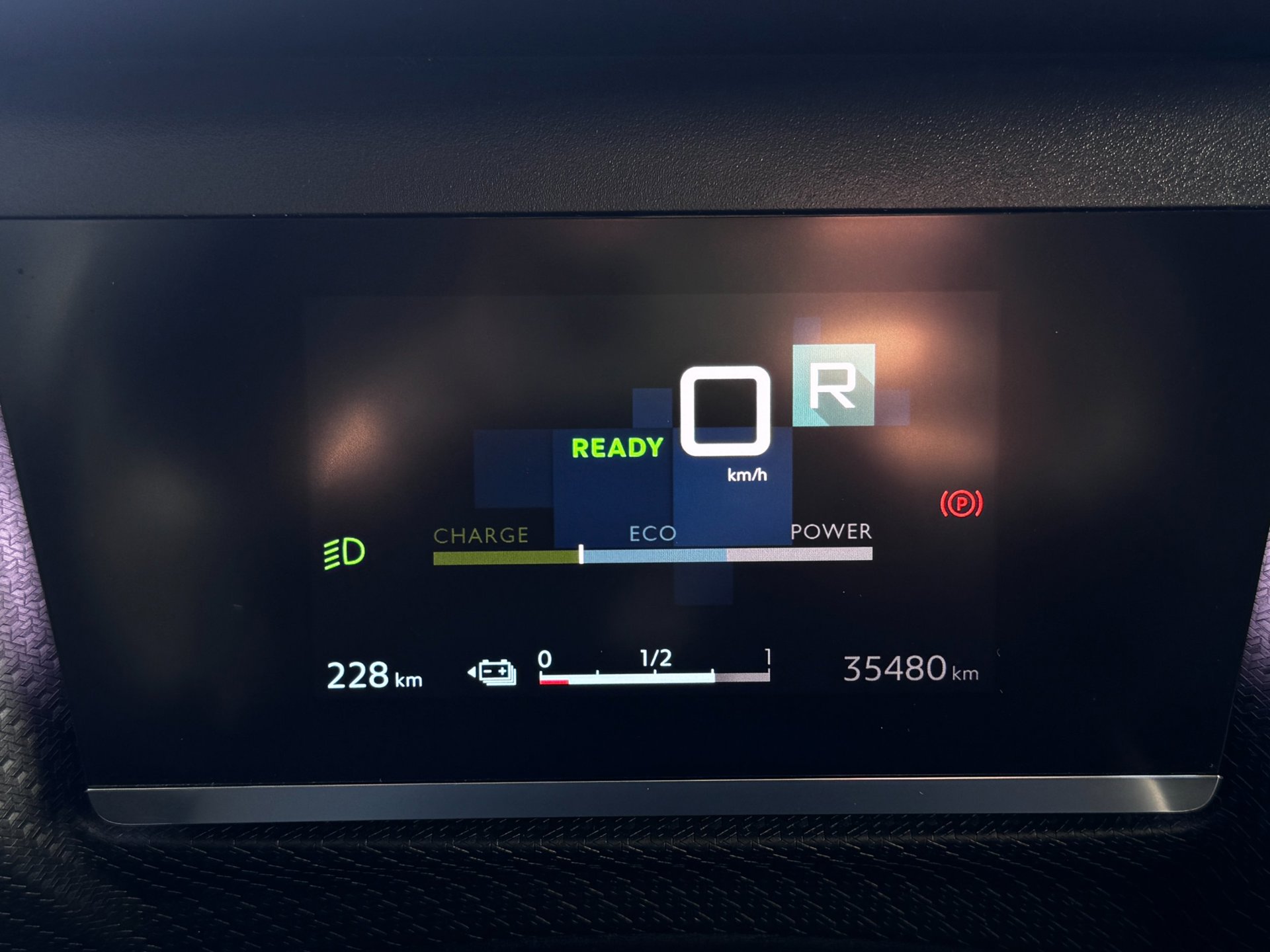 Foto van Citroen E-c4