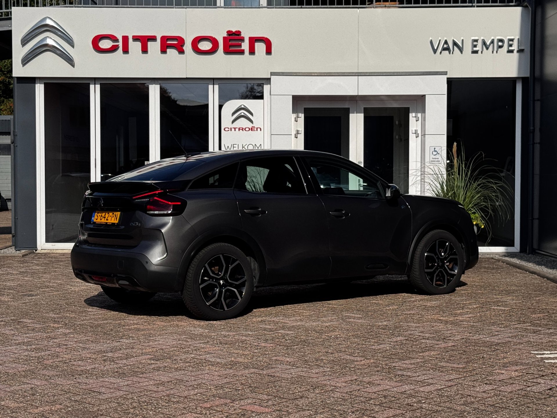Foto van Citroen E-c4