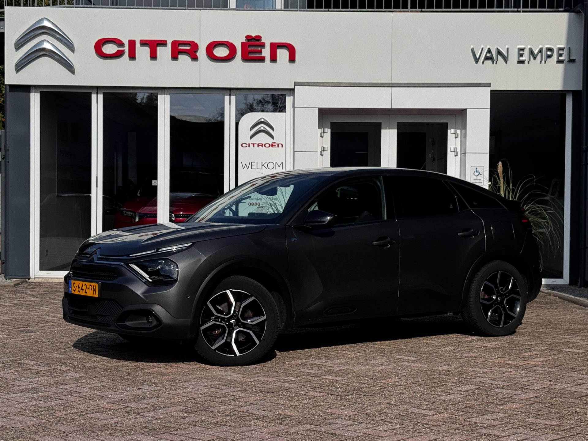 Foto van Citroen E-c4