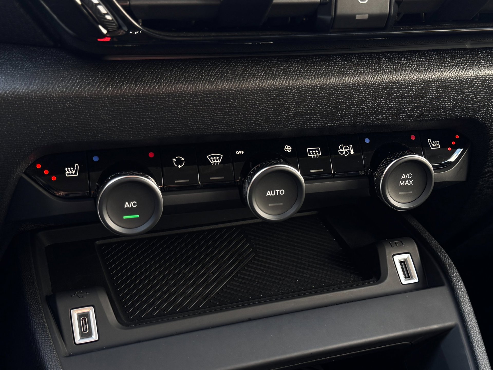 Foto van Citroen E-c4