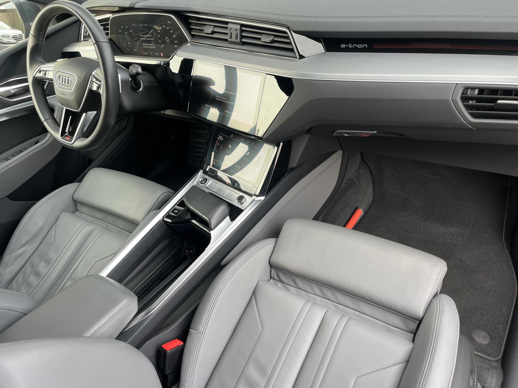 Foto van Audi Q8 55 E-tron