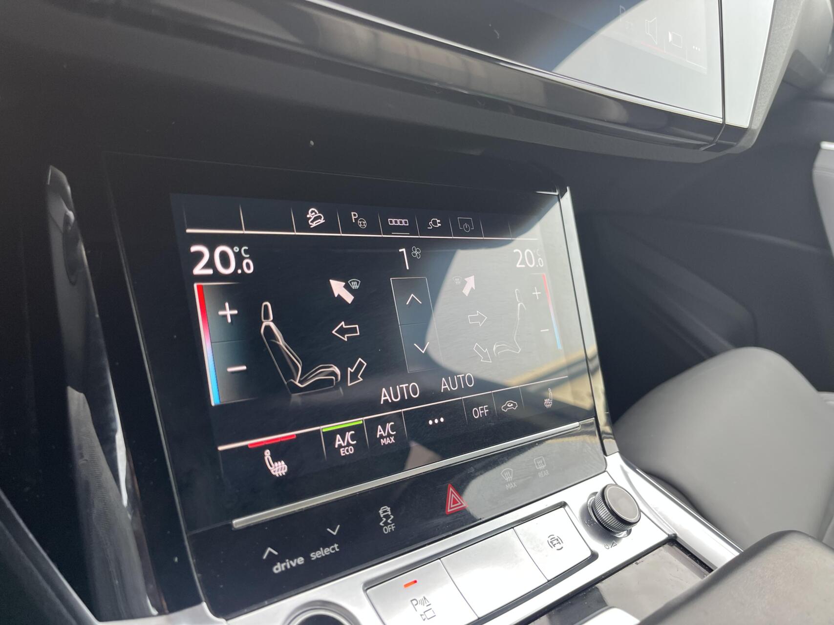 Foto van Audi Q8 55 E-tron