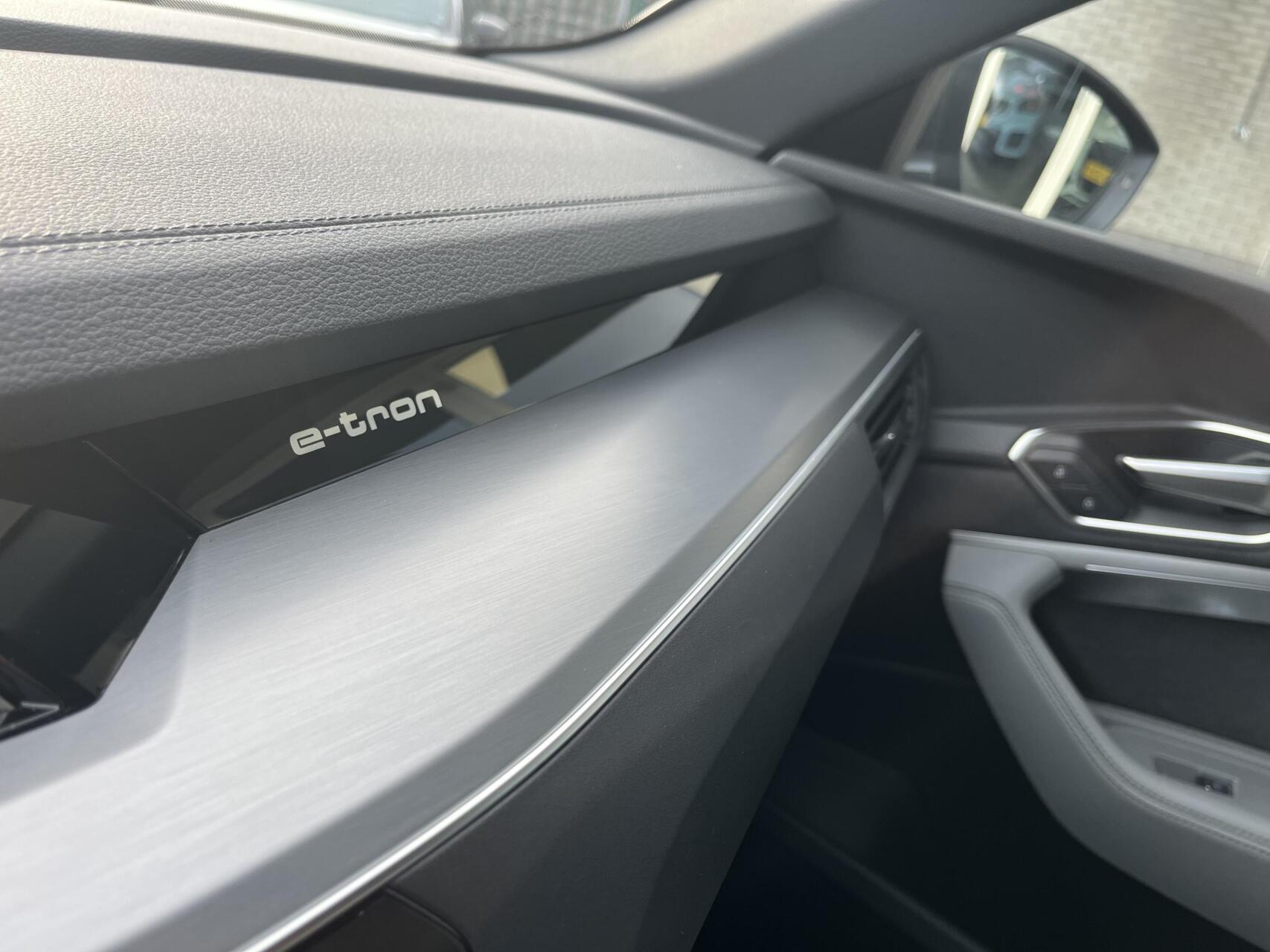 Foto van Audi Q8 55 E-tron