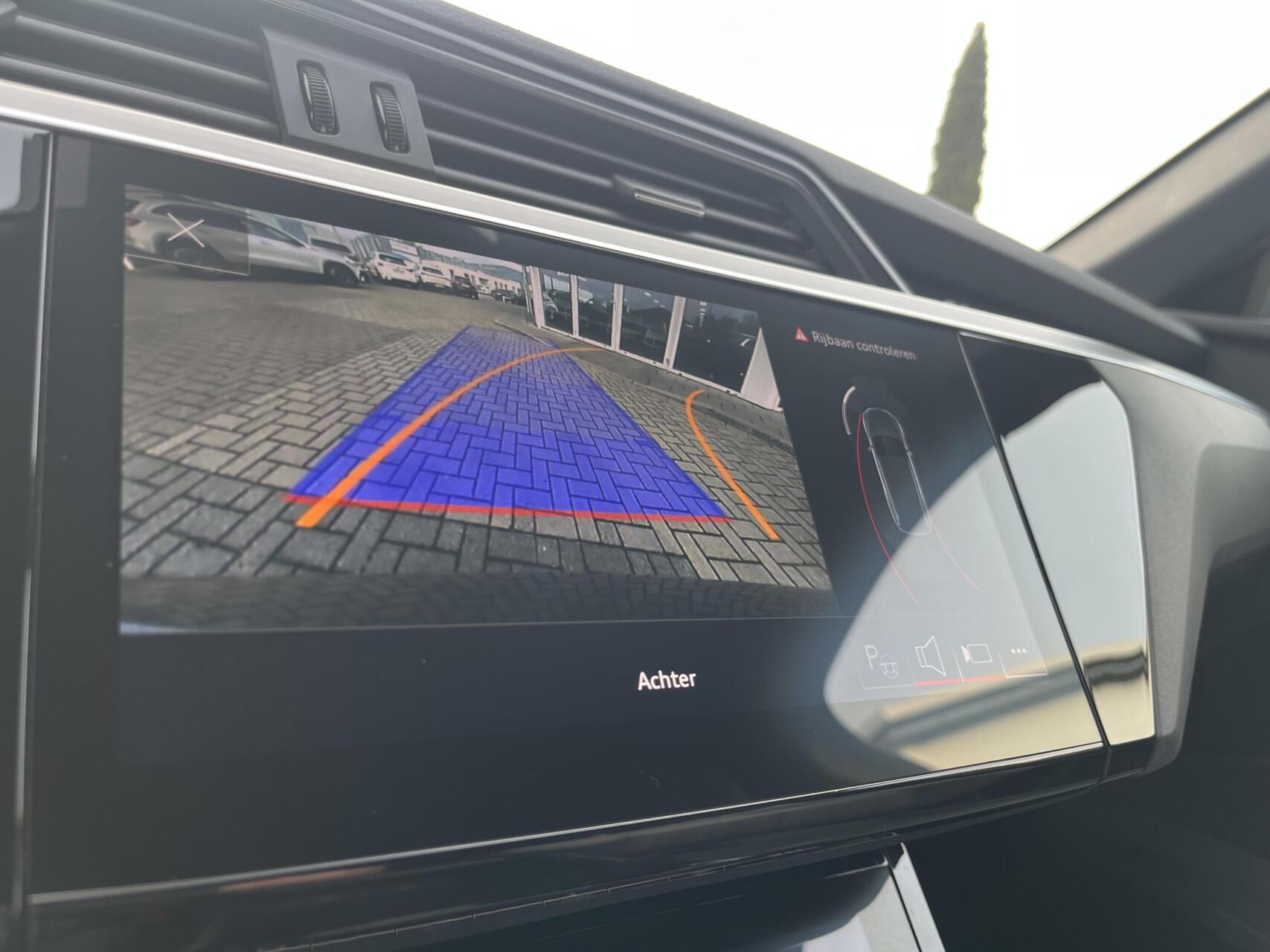 Foto van Audi Q8 55 E-tron