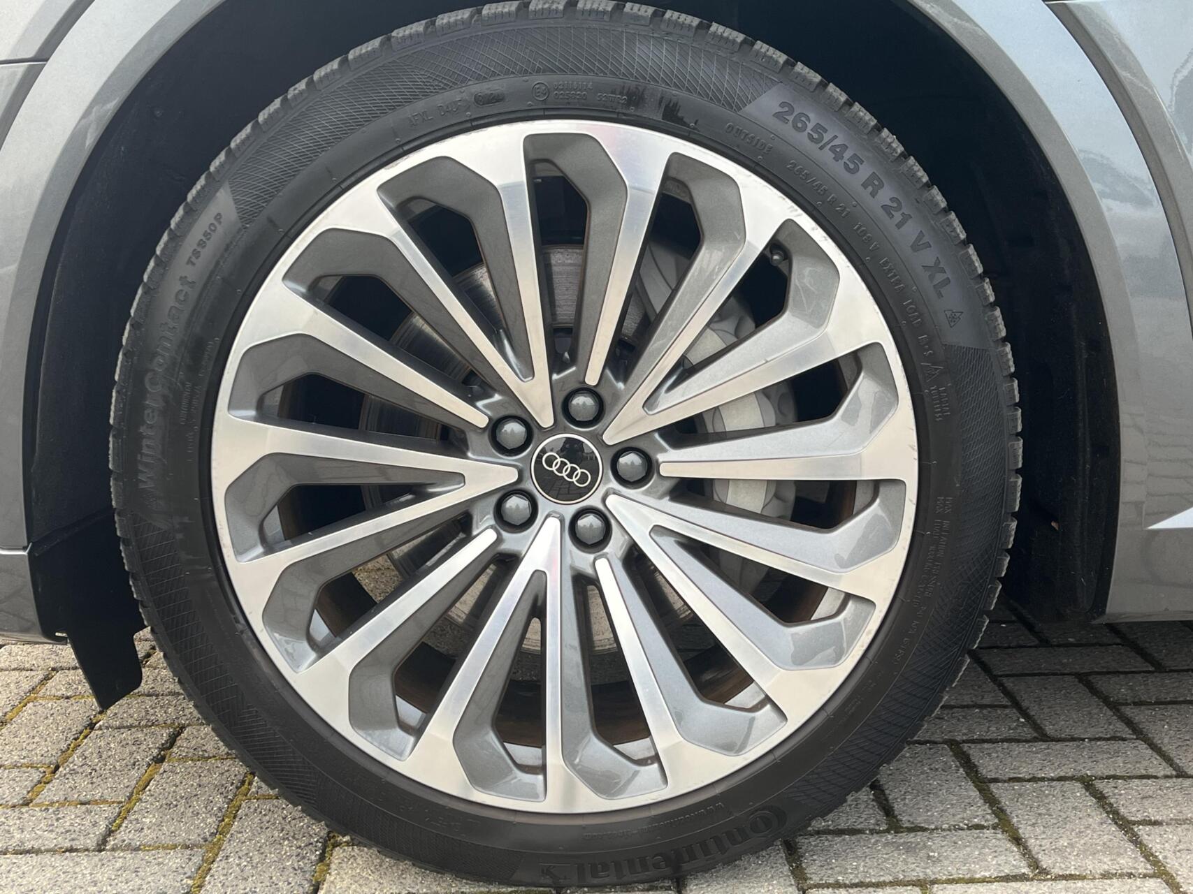 Foto van Audi Q8 55 E-tron