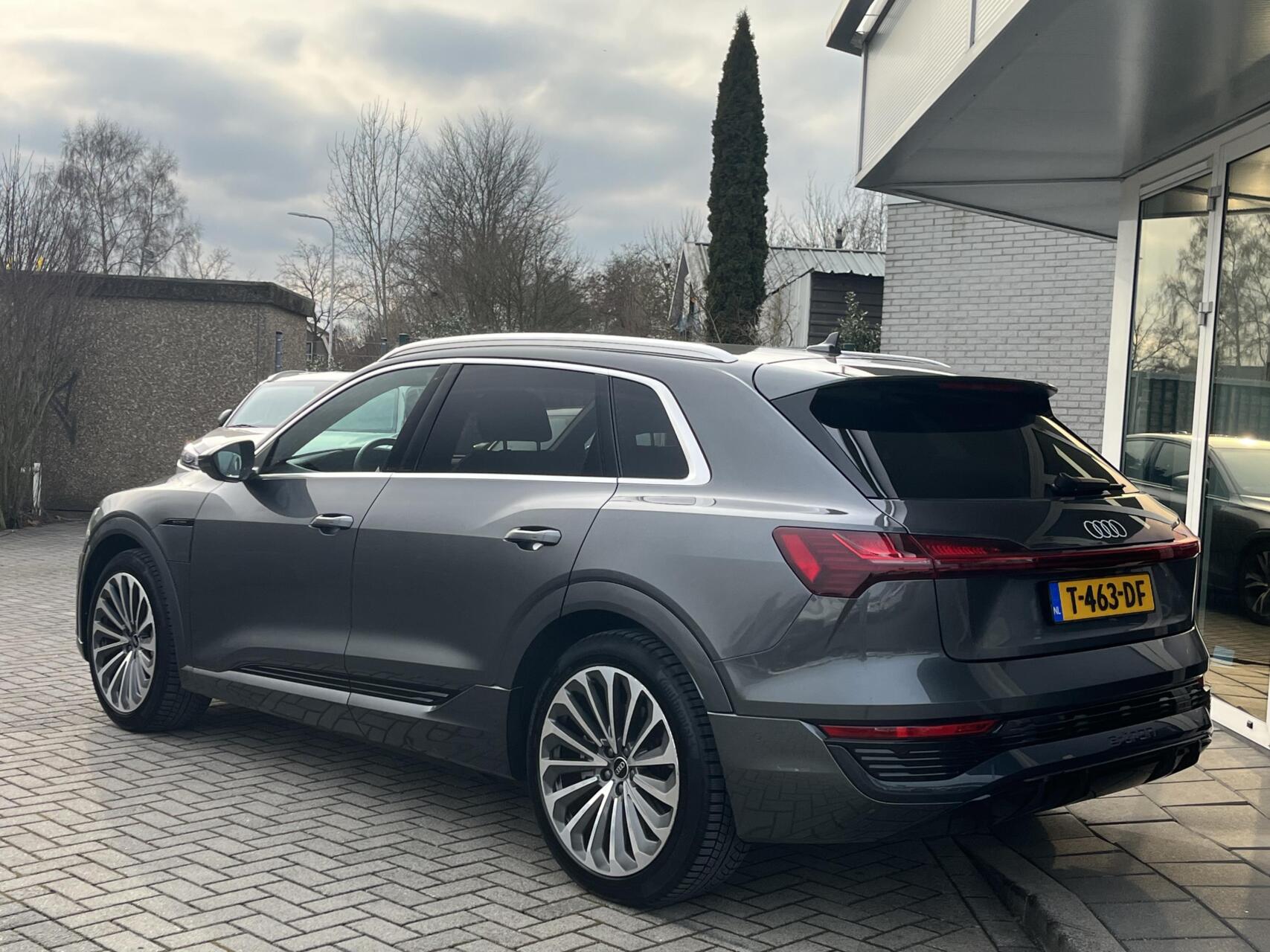 Foto van Audi Q8 55 E-tron