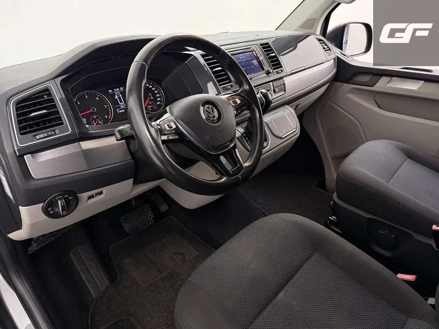Foto van Volkswagen Transporter Double Cab
