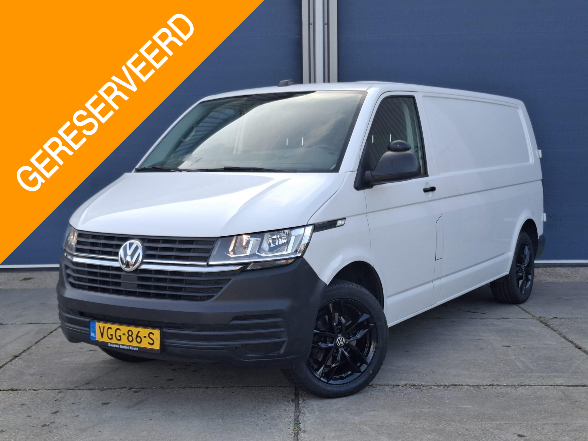 Volkswagen Transporter 2.0 TDI L2H1 30 Comfortline 2020 - voorkant