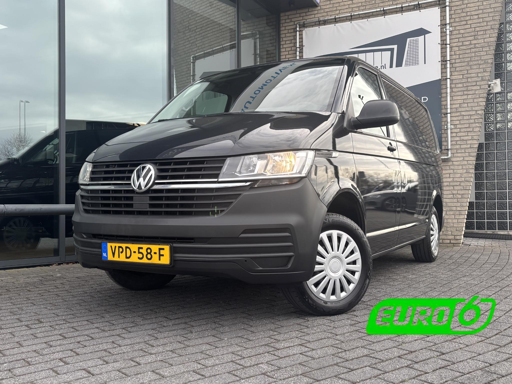 Volkswagen Transporter 2.0 TDI L1H1 Co 2022 - voorkant