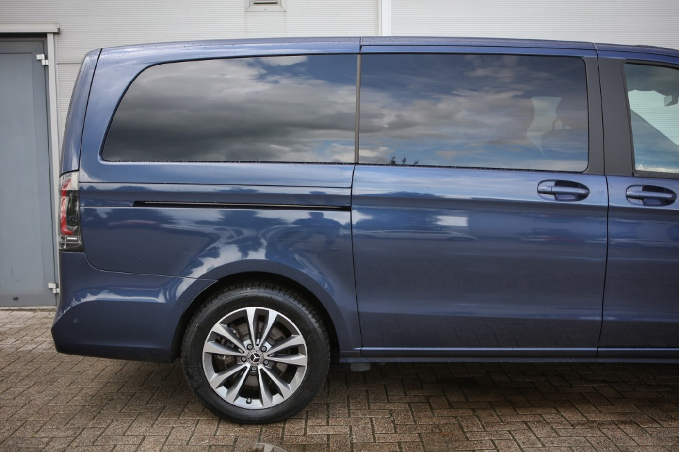 Foto van Mercedes-Benz Eqv