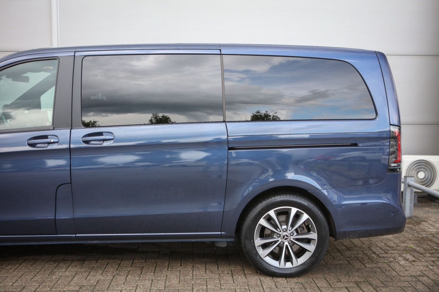 Foto van Mercedes-Benz Eqv