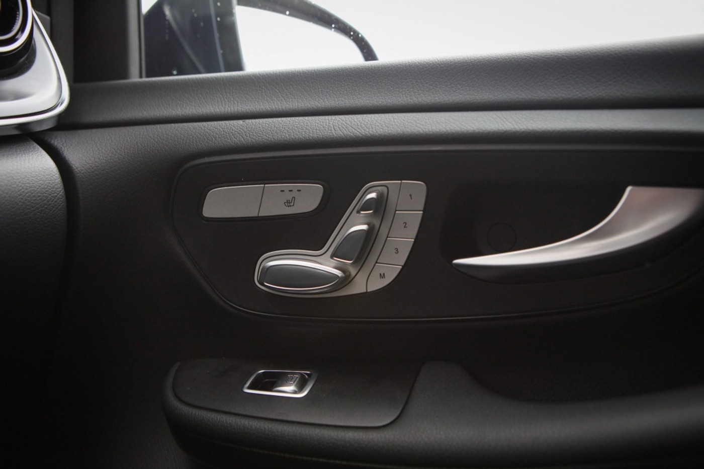Foto van Mercedes-Benz Eqv