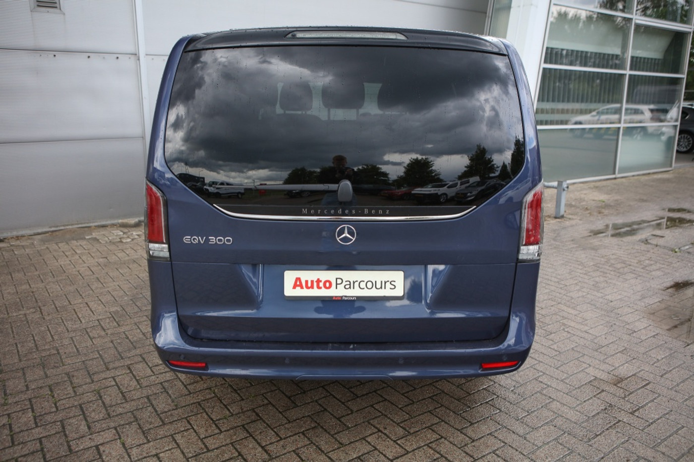 Foto van Mercedes-Benz Eqv