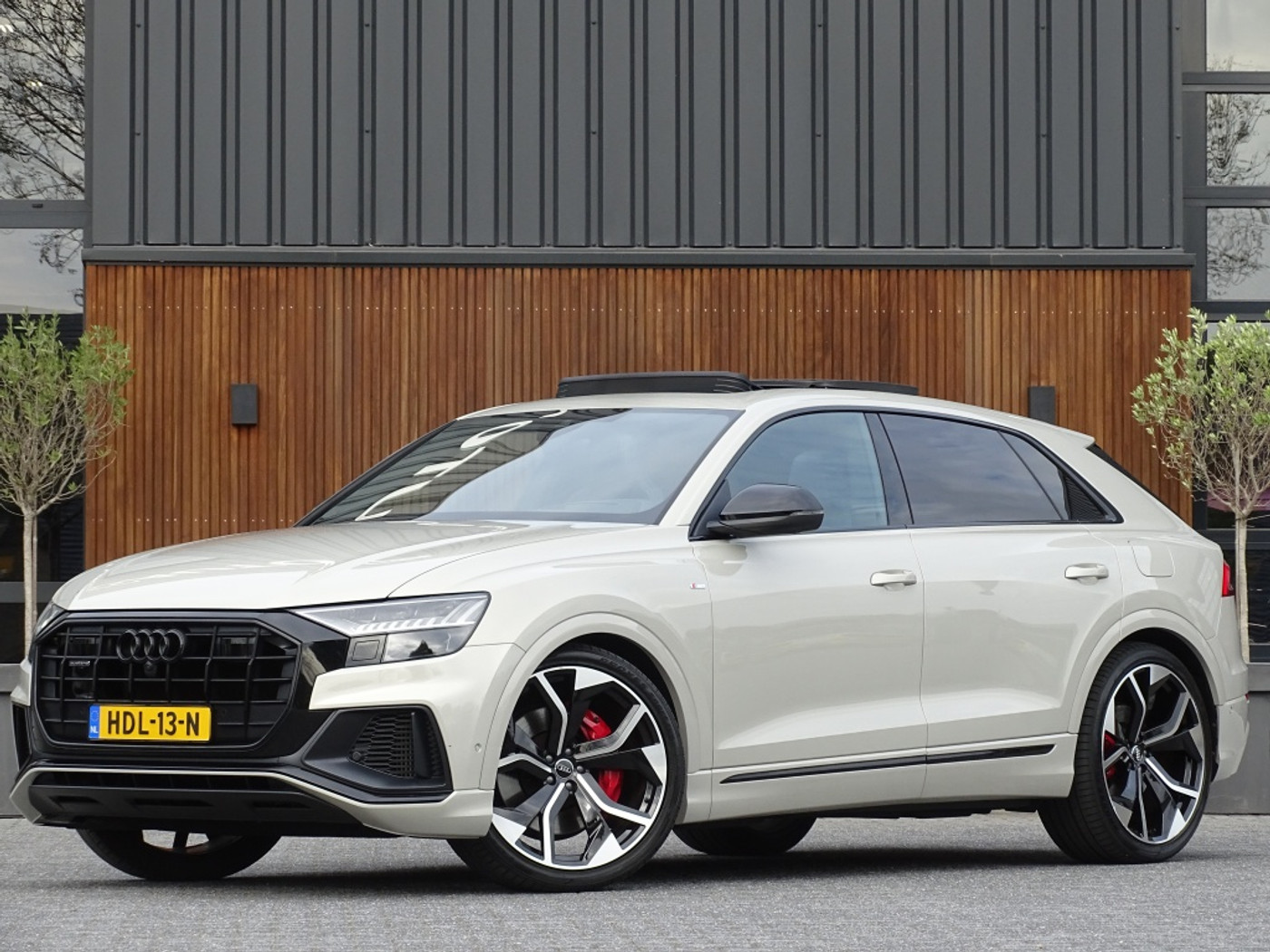 Audi Q8 60 TFSI E 60 TFSIe 462PK Quattro S-line / Massage / B&O / Audi Exclusive / Pano 2021 - voorkant