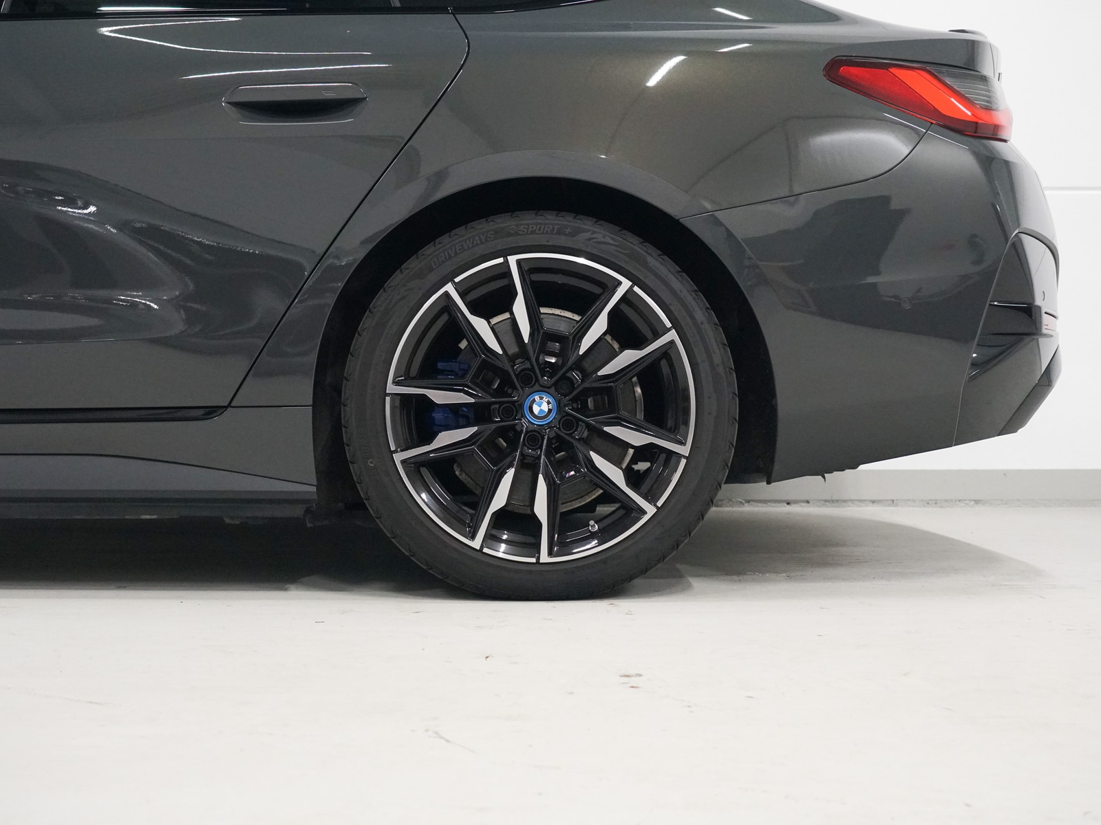 Foto van BMW I4 M50