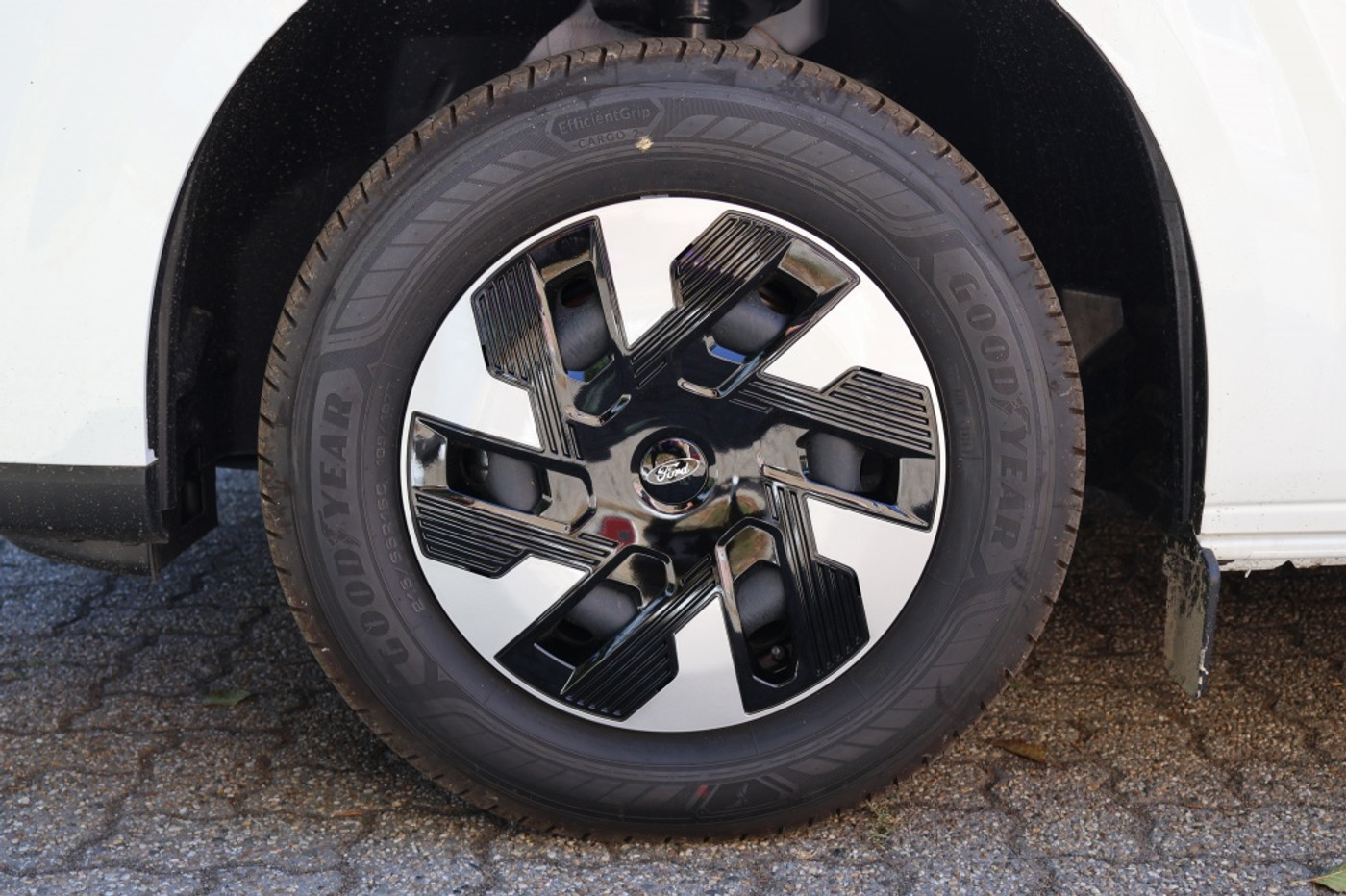 Foto van Ford E-transit Custom