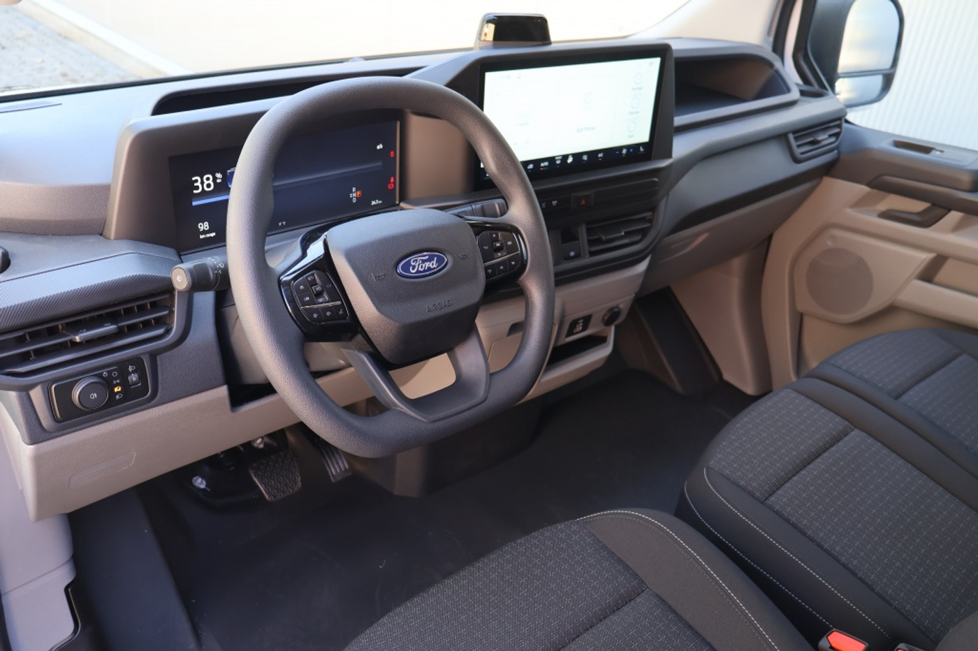 Foto van Ford E-transit Custom